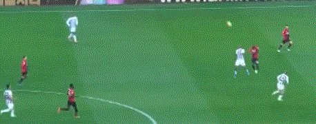 赛事精彩瞬间-【意甲】伊布补时凌空斩救主 AC米兰客场平乌迪内斯