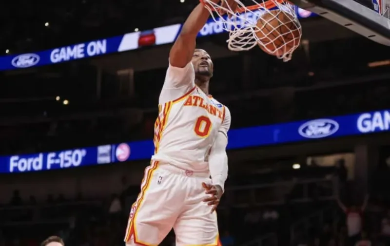 搜狐体育-代表老鹰3战全胜！库明加因膝伤缺席今天与雄鹿的比赛