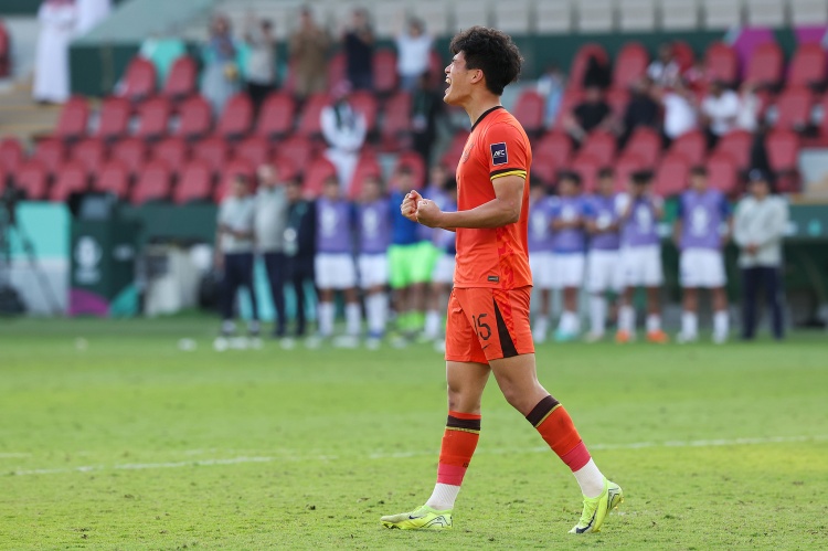 搜狐体育-彭啸：希望接下来两场比赛全胜 有一天能为成年国家队效力